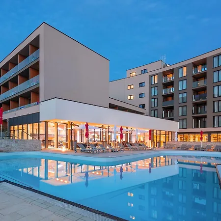 Garden Park Plava Laguna Szálloda 4*