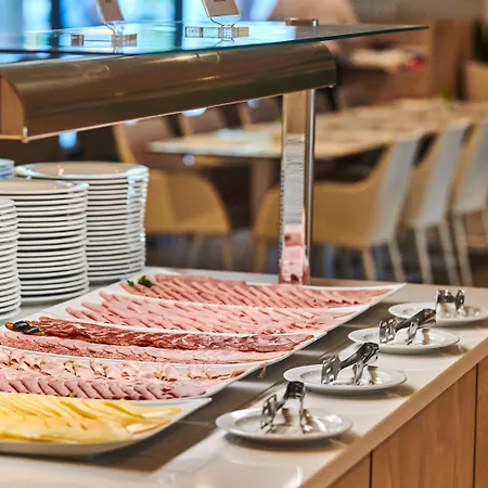 Garden Park Plava Laguna Szálloda