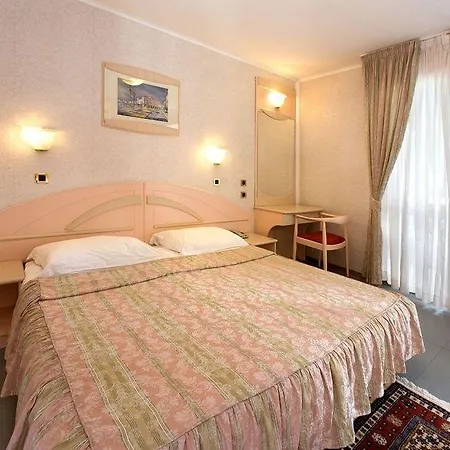 Szálloda Garden Park Plava Laguna 4*