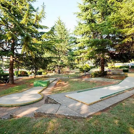 Garden Park Plava Laguna فندق بوريتش