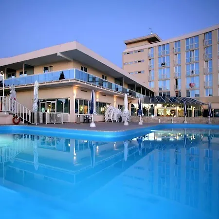 Garden Park Plava Laguna فندق بوريتش