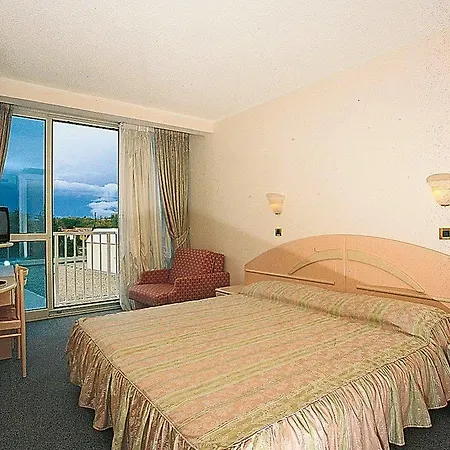 Garden Park Plava Laguna فندق بوريتش