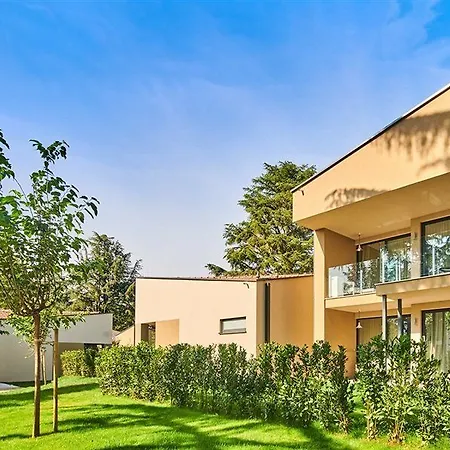 Garden Park Plava Laguna فندق 4*