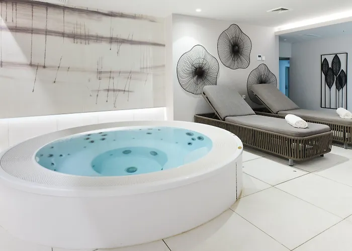 Hotel Garden Park Plava Laguna 4*