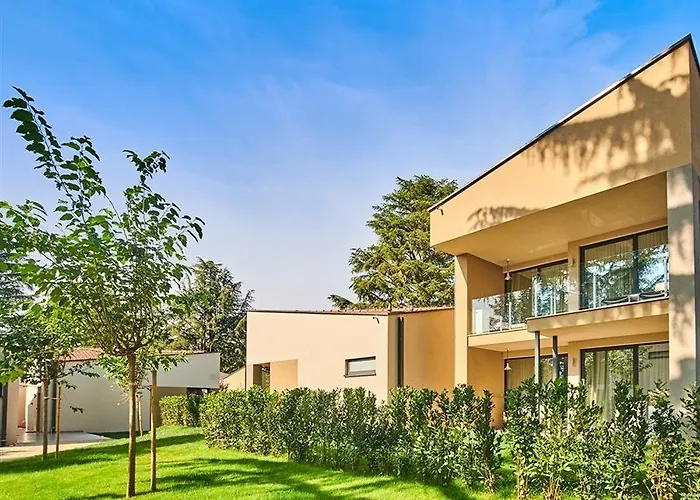 Garden Park Plava Laguna Hotel 4*