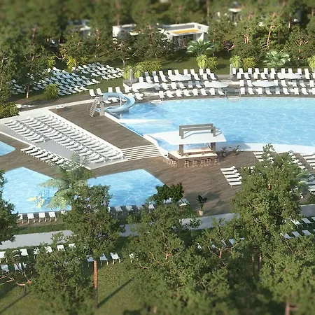 Garden Park Plava Laguna فندق 4*